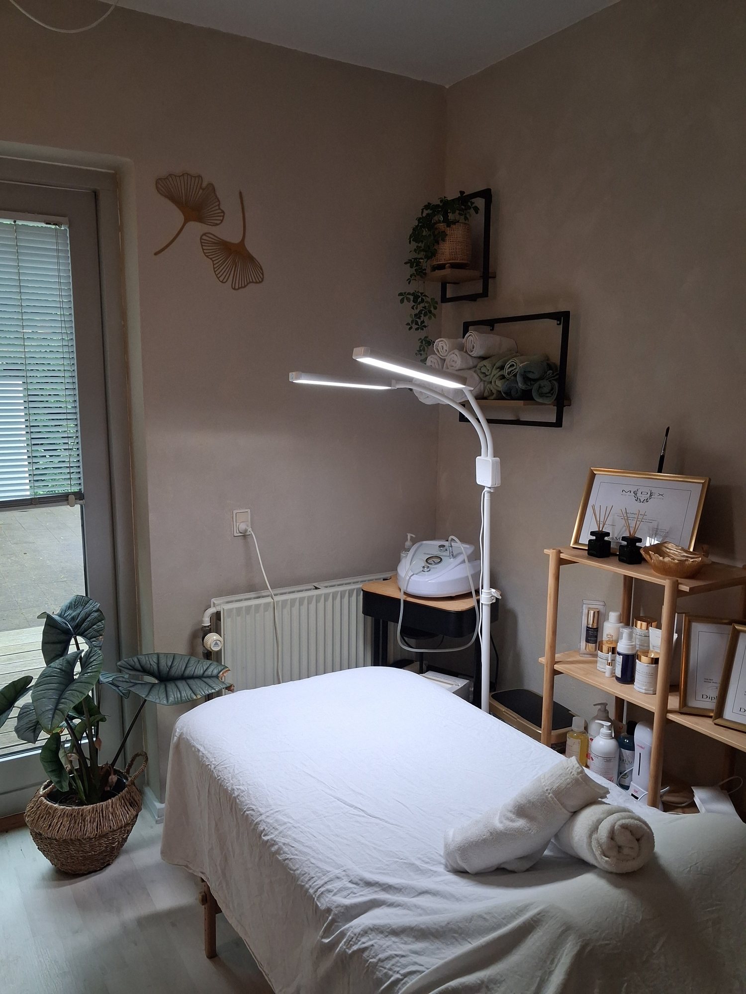 Behandlingsrummet hos The Wellness Alchymist i &Aring;byh&oslash;j